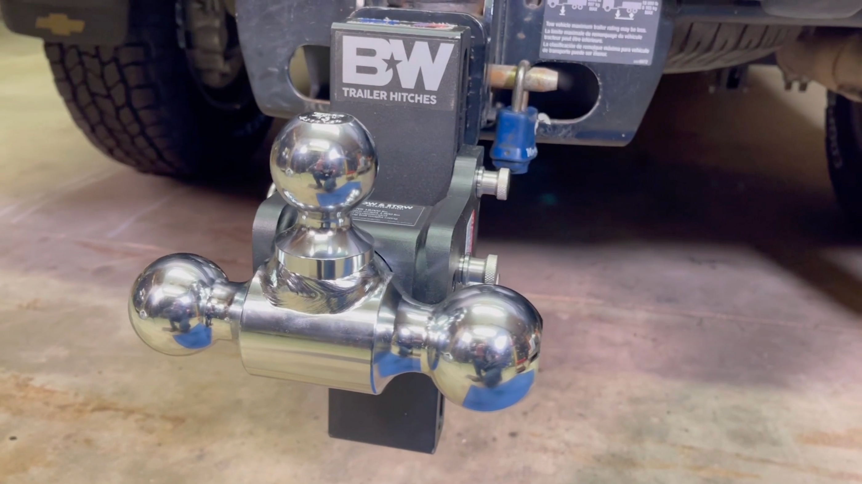 Adjustable Tow & Stow Hitch Unboxing